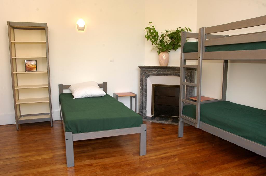 La Maison Des Randonneurs Hostel Auxerre Ruang foto