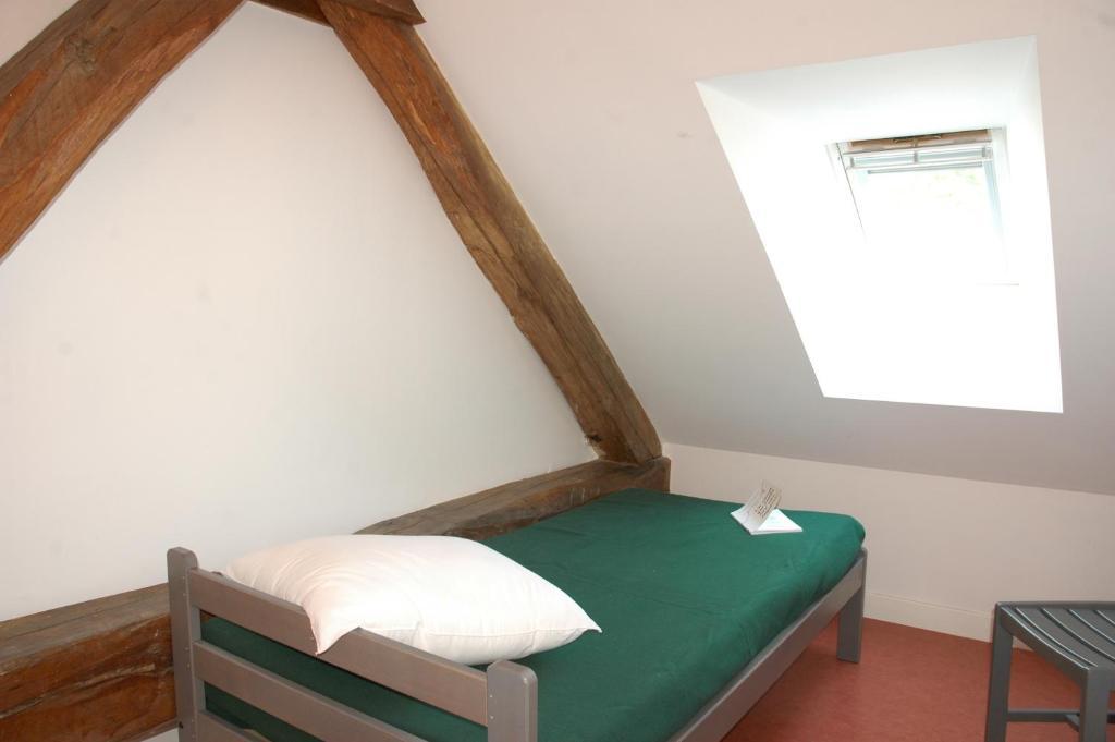 La Maison Des Randonneurs Hostel Auxerre Ruang foto
