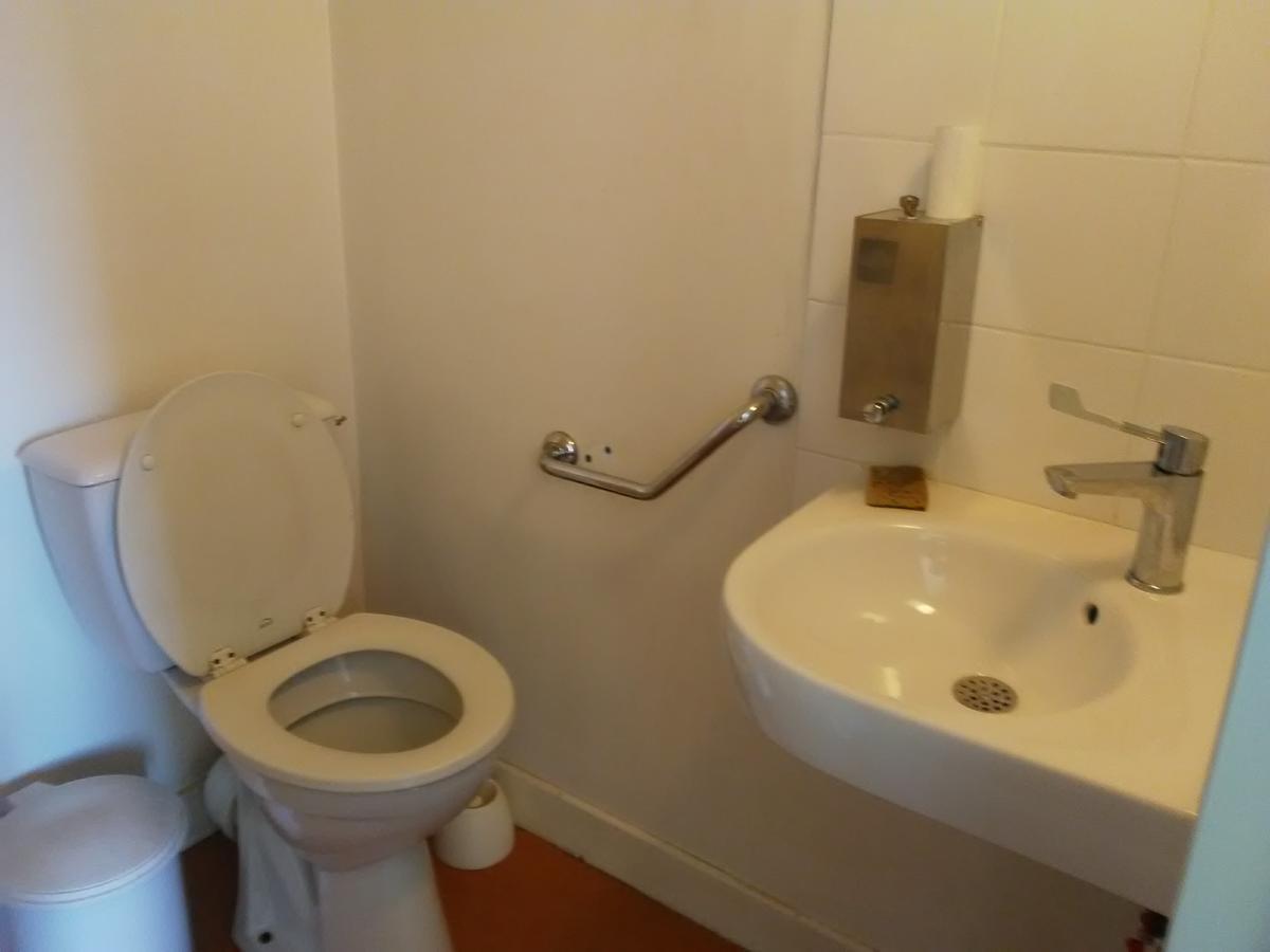 La Maison Des Randonneurs Hostel Auxerre Bagian luar foto